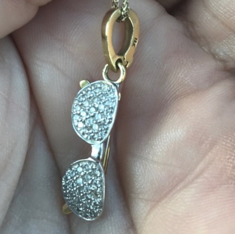 💔 ISO 👀  Roberto Coin Tiny Treasures Pendant